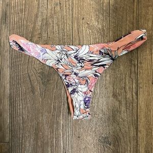 Midori Kai bikini bottom. Extra Small. Pink purple white floral